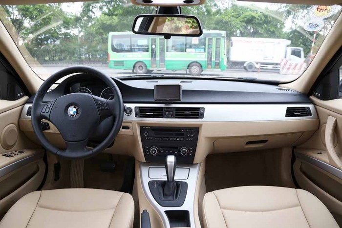 BMW 320i model 2010