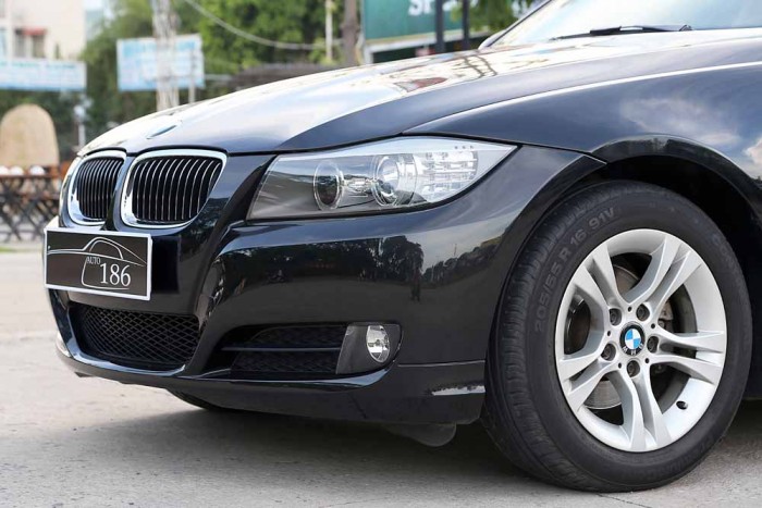 BMW 320i model 2010