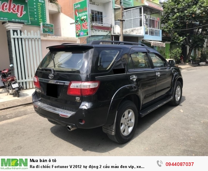 Ra đi chiếc Fortuner V 2012 tự động 2 cầu màu đen vip, xe cọp