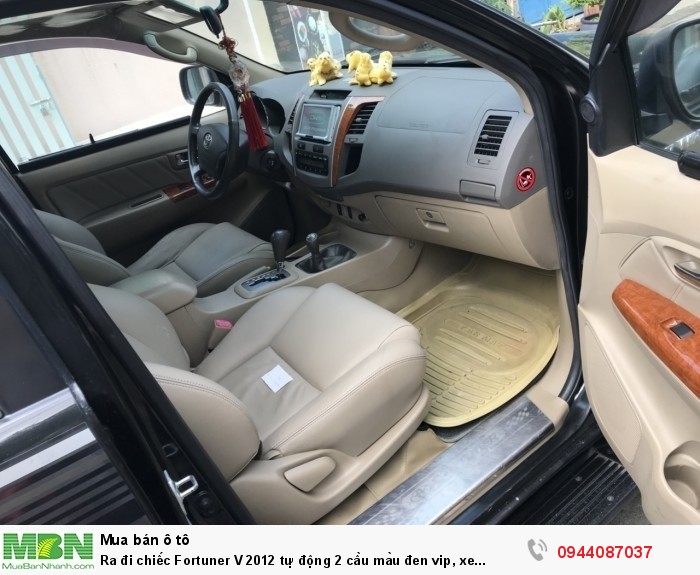 Ra đi chiếc Fortuner V 2012 tự động 2 cầu màu đen vip, xe cọp
