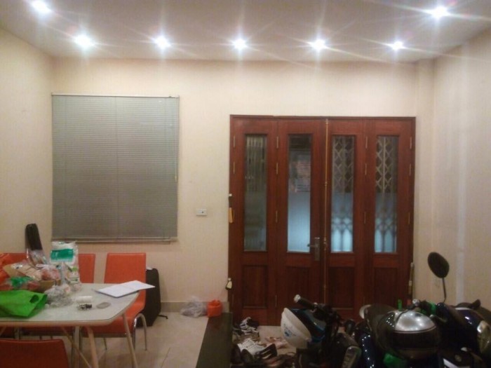 Bán nhà Đội Cấn  42m2 6 tầng 4,8m mặt tiền