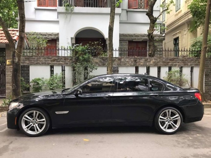 BMW 750 Li model 2011