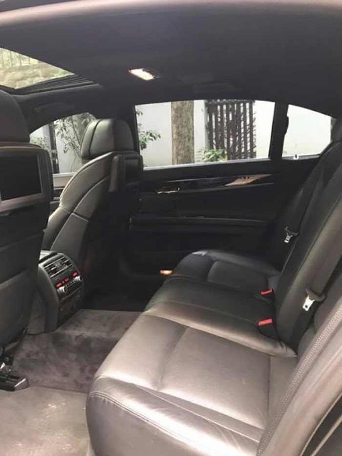 BMW 750 Li model 2011