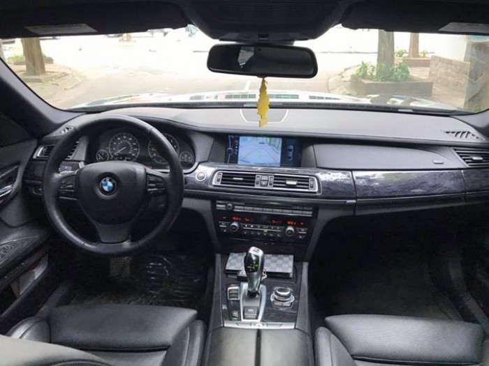 BMW 750 Li model 2011