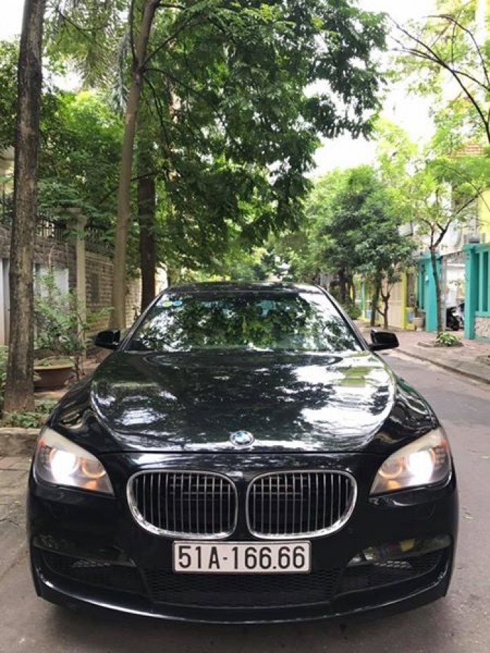BMW 750 Li model 2011