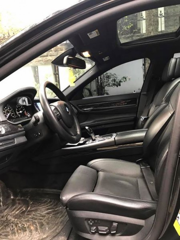 BMW 750 Li model 2011