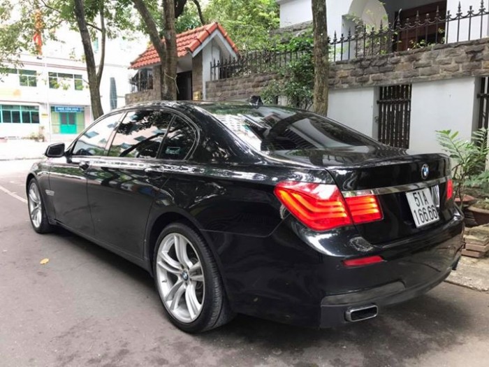 BMW 750 Li model 2011