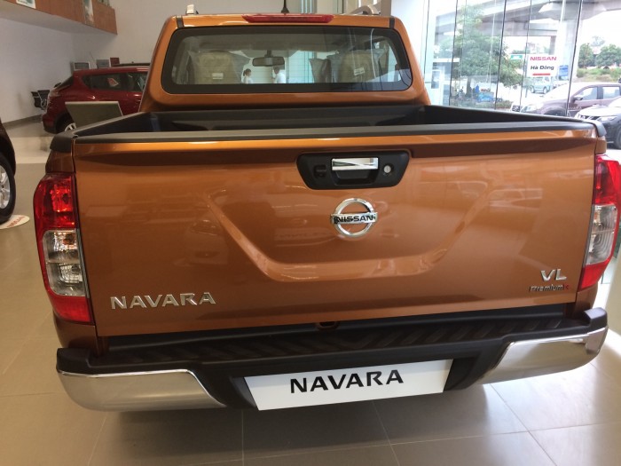 Nissan Navara VL 2.5 2 cầu Số tự động 2018 - Xe giao ngay - Giá sập sàn