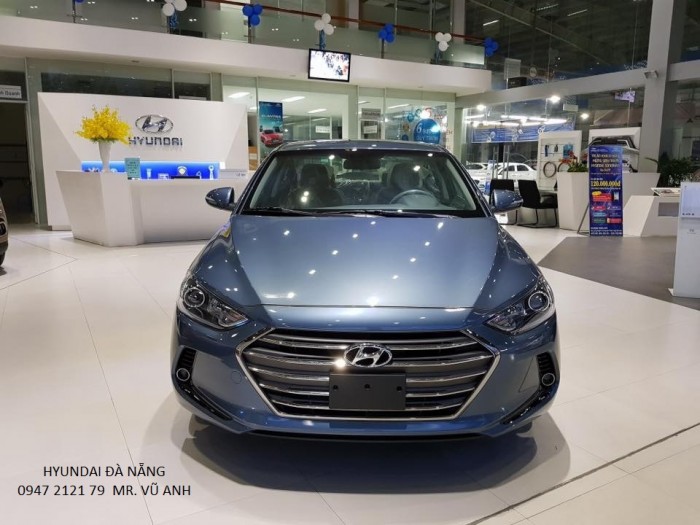 Xe Hyundai Elantra 2017 màu xanh lam, giá sốc rẻ nhất thị trường