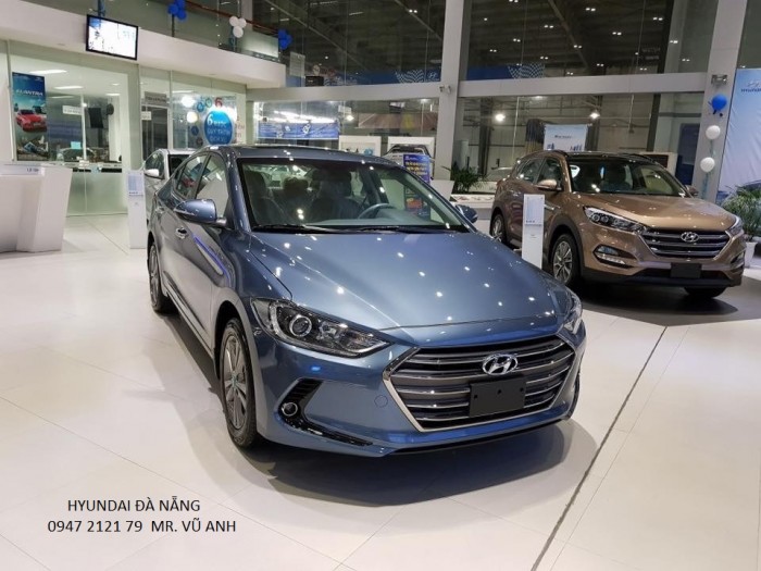 Xe Hyundai Elantra 2017 màu xanh lam, giá sốc rẻ nhất thị trường