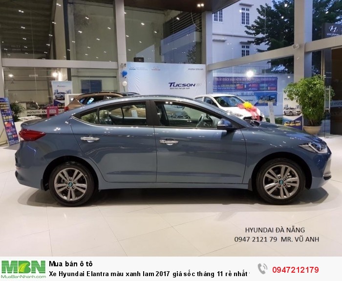 Xe Hyundai Elantra màu xanh lam 2017 giá sốc tháng 11 rẻ nhất thị trường