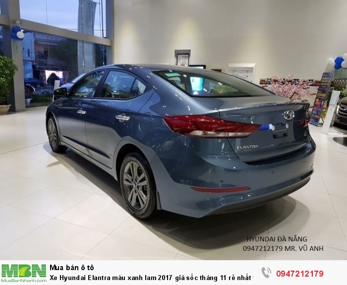 Xe Hyundai Elantra màu xanh lam 2017 giá sốc tháng 11 rẻ nhất thị trường