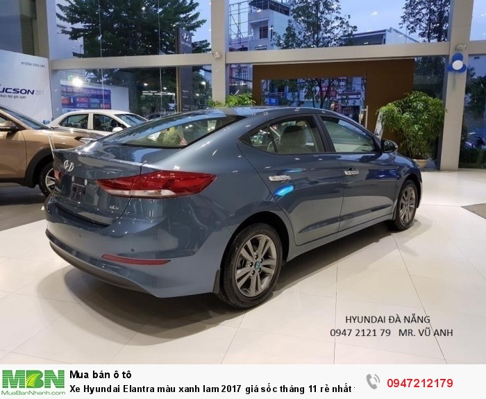 Xe Hyundai Elantra màu xanh lam 2017 giá sốc tháng 11 rẻ nhất thị trường