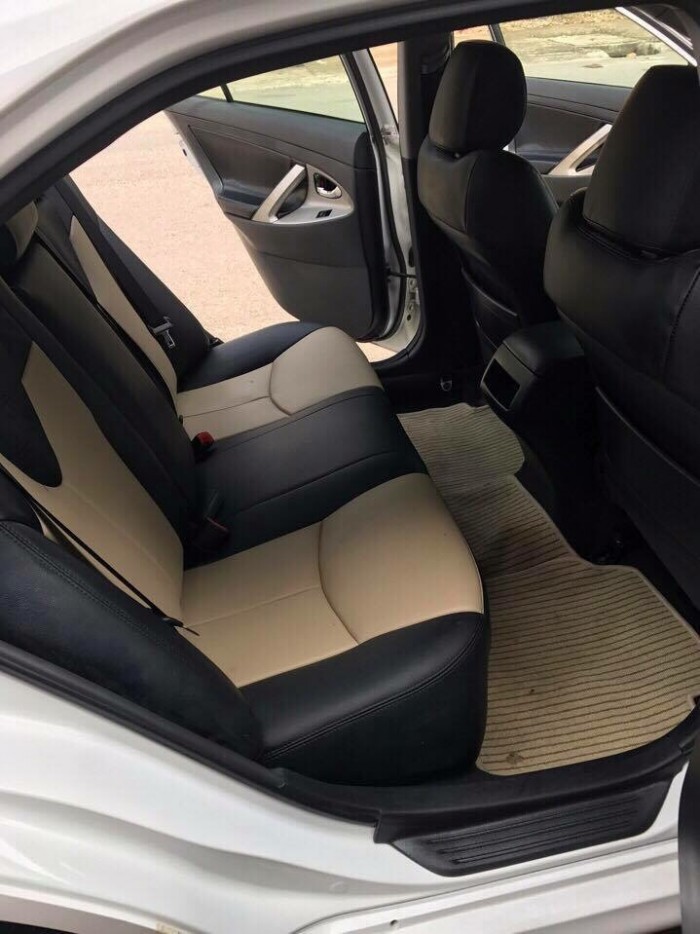 Cần bán nhanh Toyota Camry SE 2.5AT 2009 ĐKLĐ 2010 màu trắng nhập Mỹ