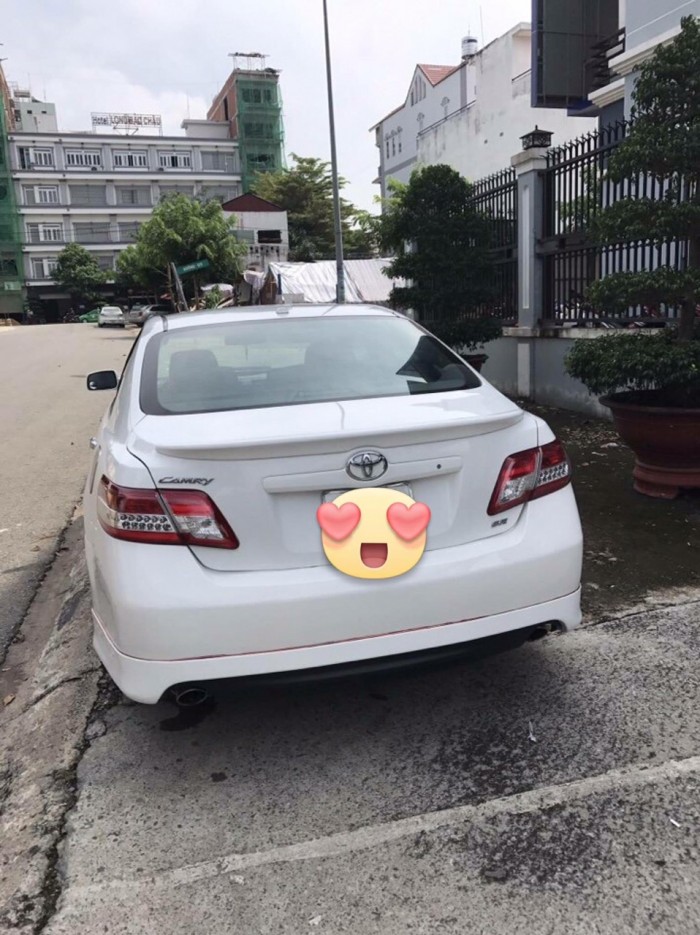 Cần bán nhanh Toyota Camry SE 2.5AT 2009 ĐKLĐ 2010 màu trắng nhập Mỹ