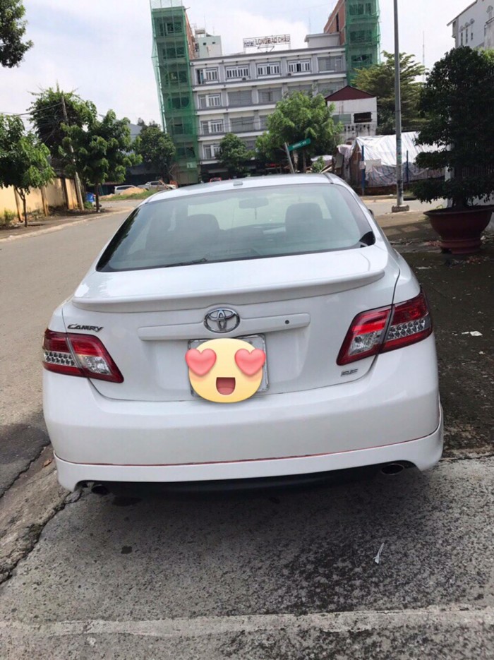 Cần bán nhanh Toyota Camry SE 2.5AT 2009 ĐKLĐ 2010 màu trắng nhập Mỹ