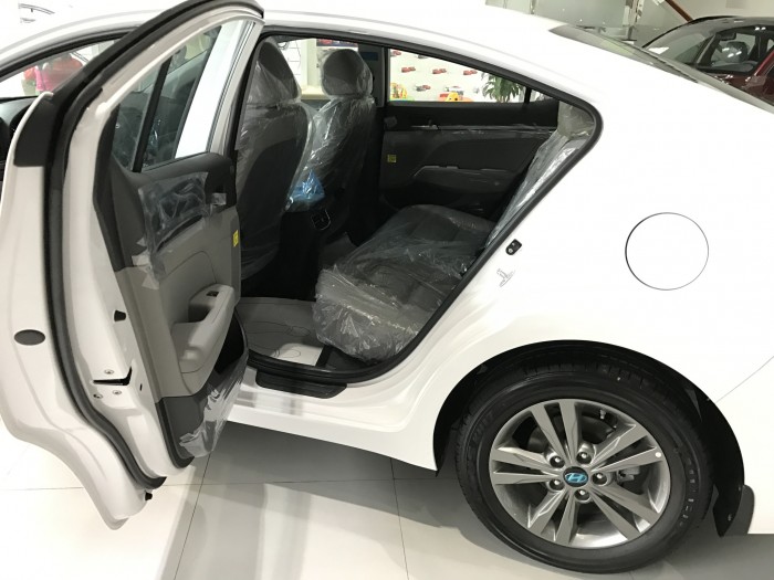 Xe Hyundai Elantra 2017 màu trắng- Đà Nẵng giá sốc, rẻ nhất thị trường chỉ với 160 triệu