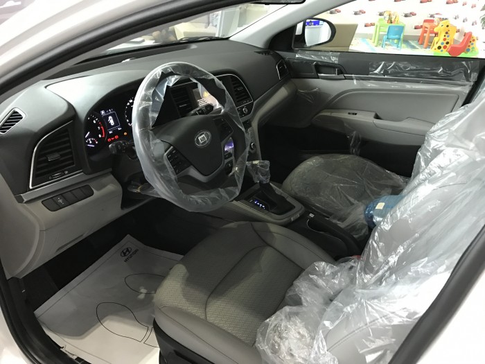 Xe Hyundai Elantra 2017 màu trắng- Đà Nẵng giá sốc, rẻ nhất thị trường chỉ với 160 triệu