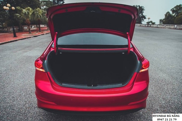 Xe Hyundai Elantra 2017 màu đỏ- Đà nẵng giá sốc, rẻ nhất thị trường