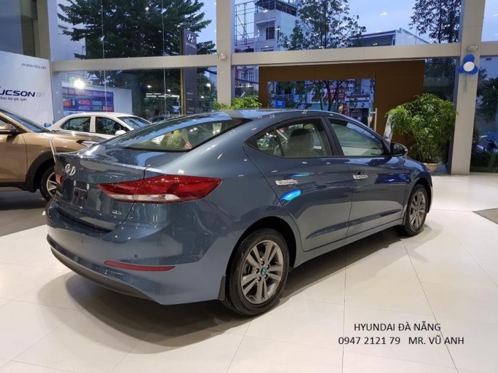 Xe Hyundai Elantra 2017 màu xanh lam- Đà nẵng giá sốc, rẻ nhất thị trường