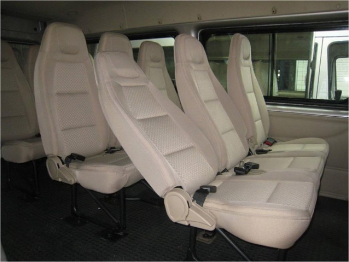 Xe Ford Transit 2017