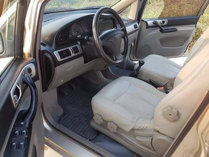 Em muốn bán xe Chevrolet Vivant đời 2009 màu vàng cát số sàn rất đẹ