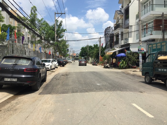 Nhà mặt tiền đường 16m - tiện KD - Buôn Bán -Thương Mại  (30% căn nhà )