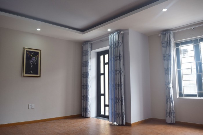 Nhà mặt tiền đường 16m - tiện KD - Buôn Bán -Thương Mại  (30% căn nhà )