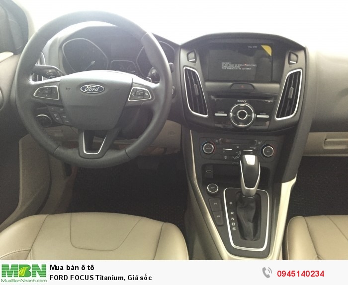 FORD FOCUS Titanium, Giá sốc