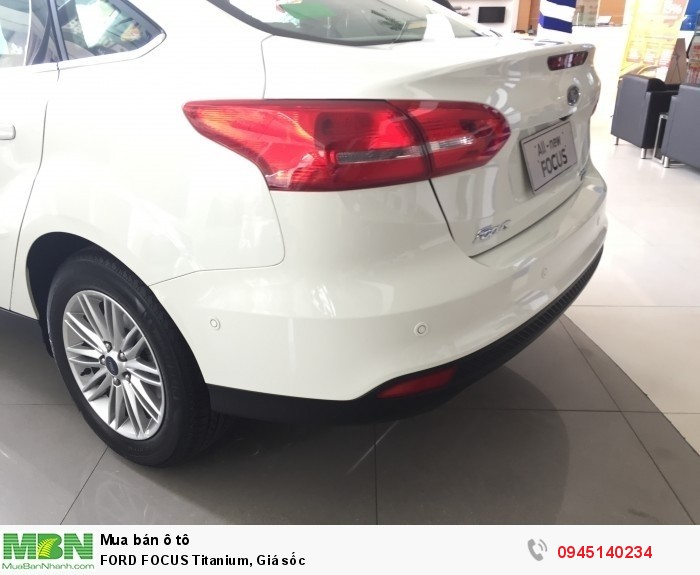 FORD FOCUS Titanium, Giá sốc