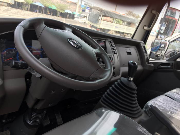 Xe tải Hyundai 2T49 vô thành phố
