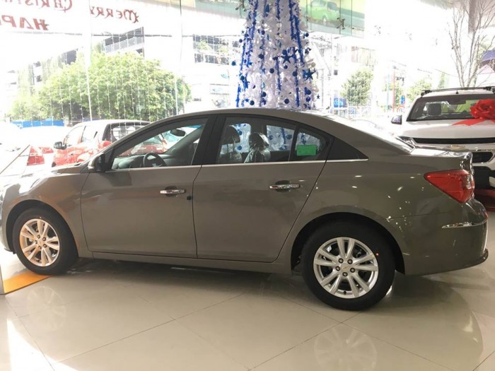 Chevrolet cruze nhận xe ngay với giá không tưởng