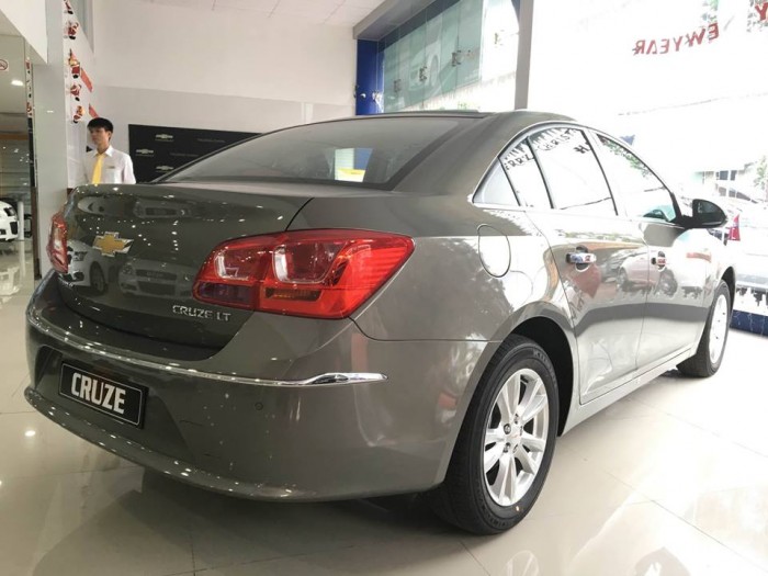 Chevrolet cruze nhận xe ngay với giá không tưởng