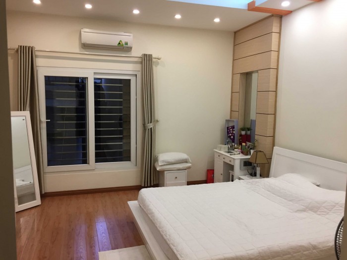 Bán nhà Vũ Ngọc Phan, phong cách châu Âu, DT 40m2, 6 tầng