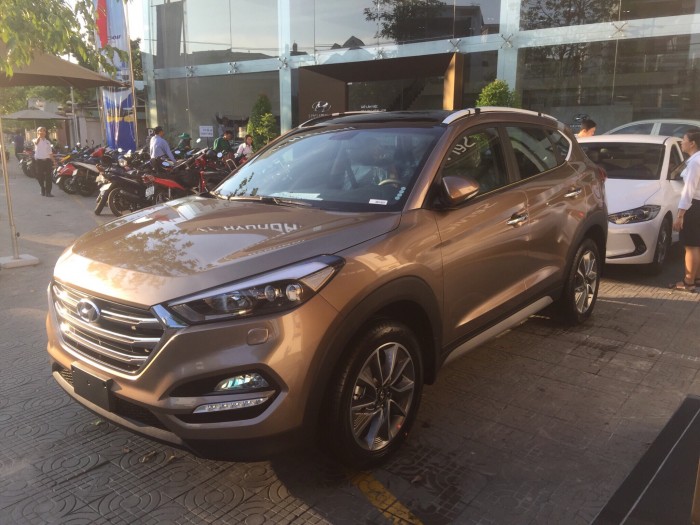 Xe HYUNDAI TUCSON Đà Nẵng 2017 màu nâu  giá sốc, rẻ nhất thị trường