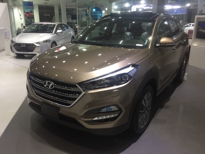 Xe HYUNDAI TUCSON Đà Nẵng 2017 màu nâu  giá sốc, rẻ nhất thị trường