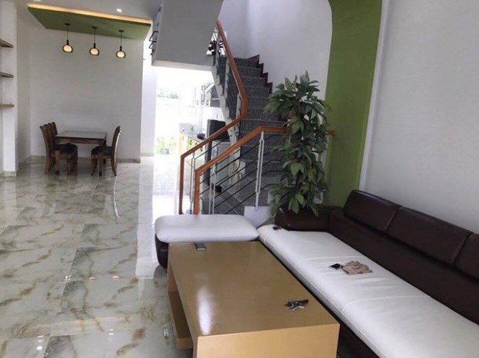 Tôi cần bán gấp nhà Thái Hà, ngõ oto, 43m2