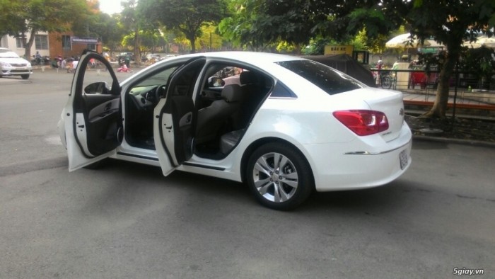 Cho thuê xe 7 chỗ tự lái nha trang