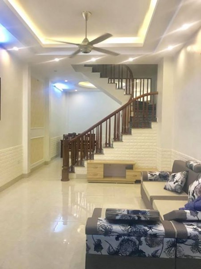 Bán nhà đẹp Lê Thanh Nghị, ngõ ô tô, 42 m2.