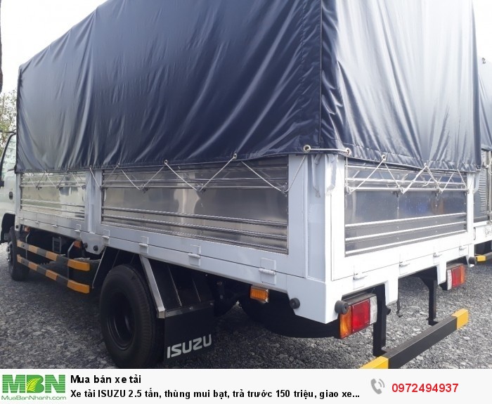 Xe tải ISUZU 2.5 tấn, thùng mui bạt, trả trước 150 triệu, giao xe ngay