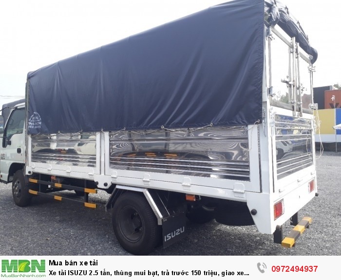 Xe tải ISUZU 2.5 tấn, thùng mui bạt, trả trước 150 triệu, giao xe ngay