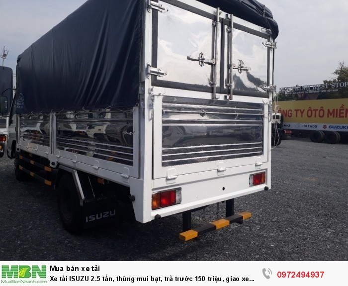 Xe tải ISUZU 2.5 tấn, thùng mui bạt, trả trước 150 triệu, giao xe ngay