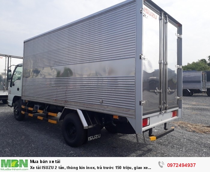 Xe tải ISUZU 2 tấn, thùng kín inox, trả trước 150 triệu, giao xe ngay