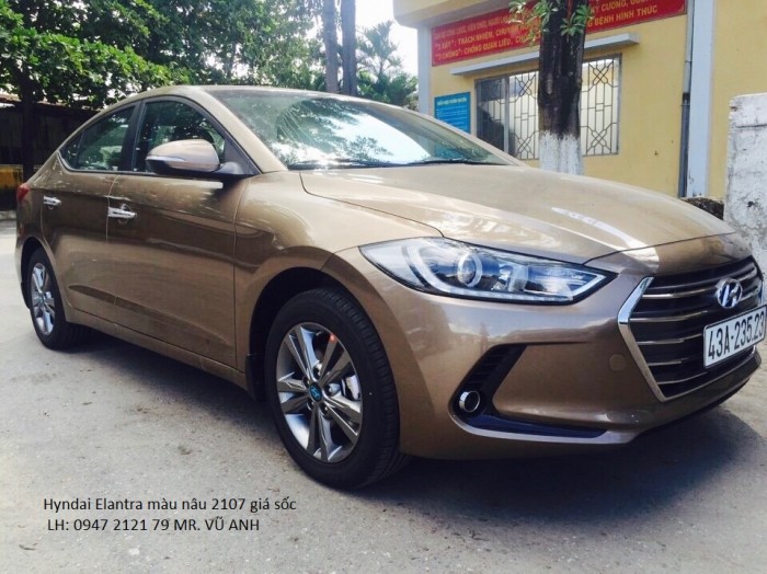 Xe Hyundai Elantra 2018 màu nâu - Đà nẵng giá sốc, giảm  giá 80 triệu , rẻ nhất thị trường