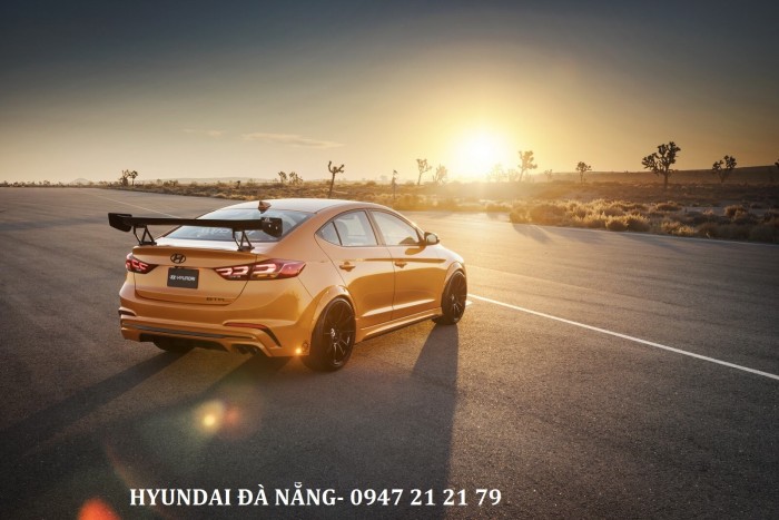 Xe Hyundai Elantra 2018 màu cam - Đà nẵng giá sốc, giảm  giá 80 triệu , rẻ nhất thị trường