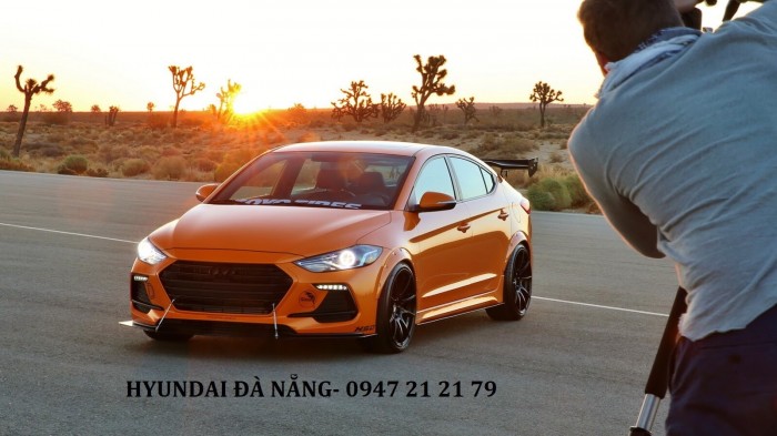 Xe Hyundai Elantra 2018 màu cam - Đà nẵng giá sốc, giảm  giá 80 triệu , rẻ nhất thị trường