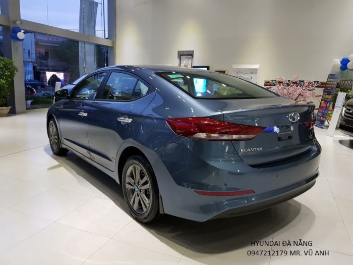 Xe Hyundai Elantra 2018 màu xanh - Đà nẵng giá sốc, giảm  giá 80 triệu , rẻ nhất thị trường