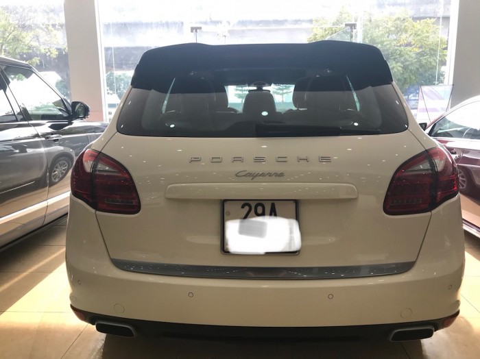 Bán Porsche Cayenne 3.6 màu trắng sản xuất 2011 xe mới chạy 3.7 vạn.đẹp không lỗi lầm