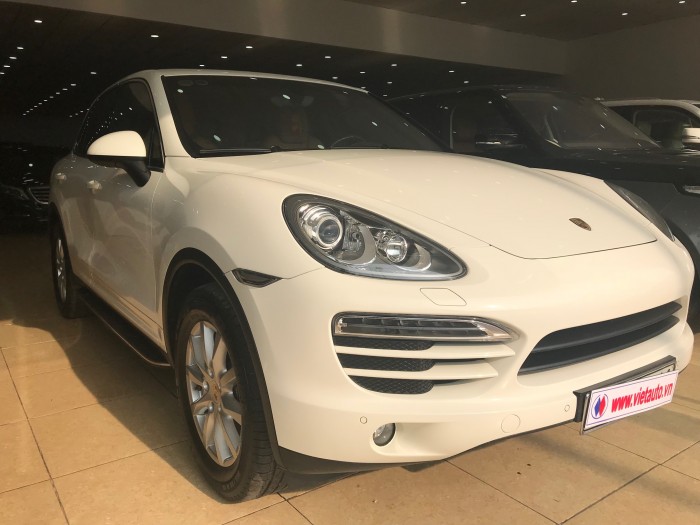 Bán Porsche Cayenne 3.6 màu trắng sản xuất 2011 xe mới chạy 3.7 vạn.đẹp không lỗi lầm