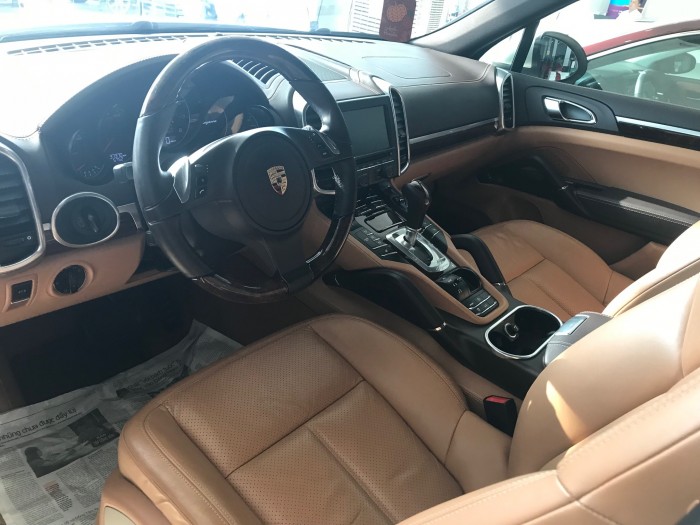 Bán Porsche Cayenne 3.6 màu trắng sản xuất 2011 xe mới chạy 3.7 vạn.đẹp không lỗi lầm